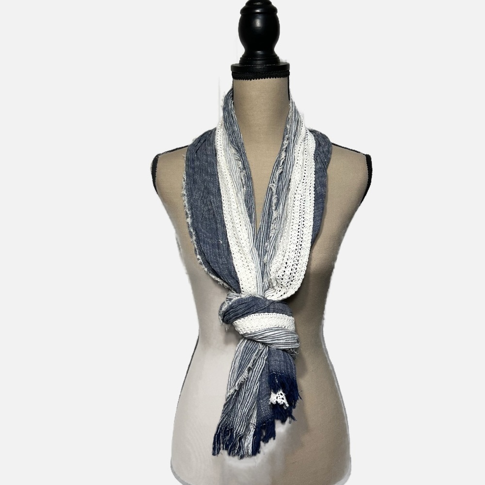 Blue White Lightweight Textured Woven Scarf with Fringe approx 70” X 19”